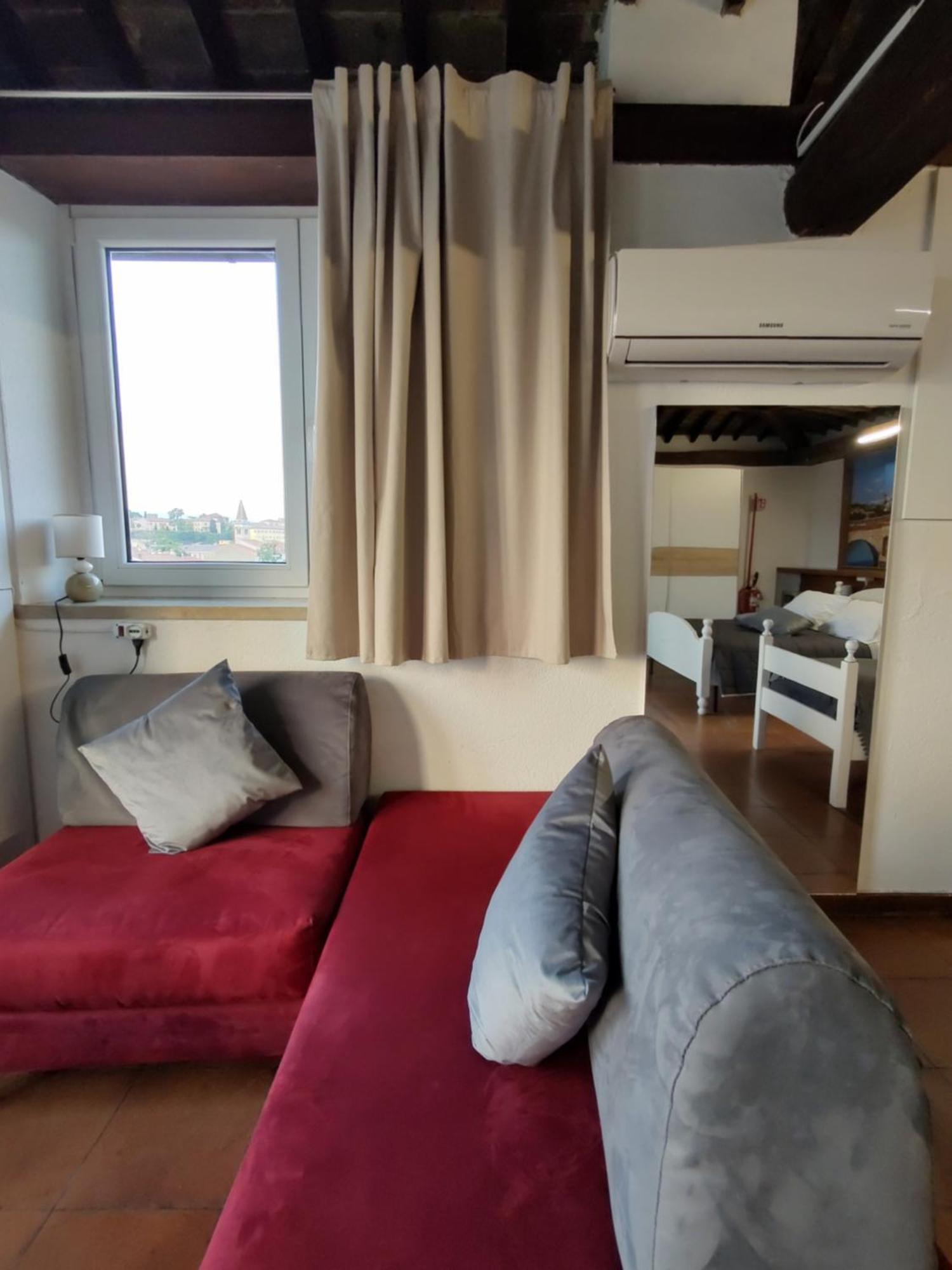 Verona Relax & Stay Rooms Екстер'єр фото
